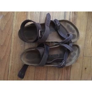 Yara leather Birkenstock’s